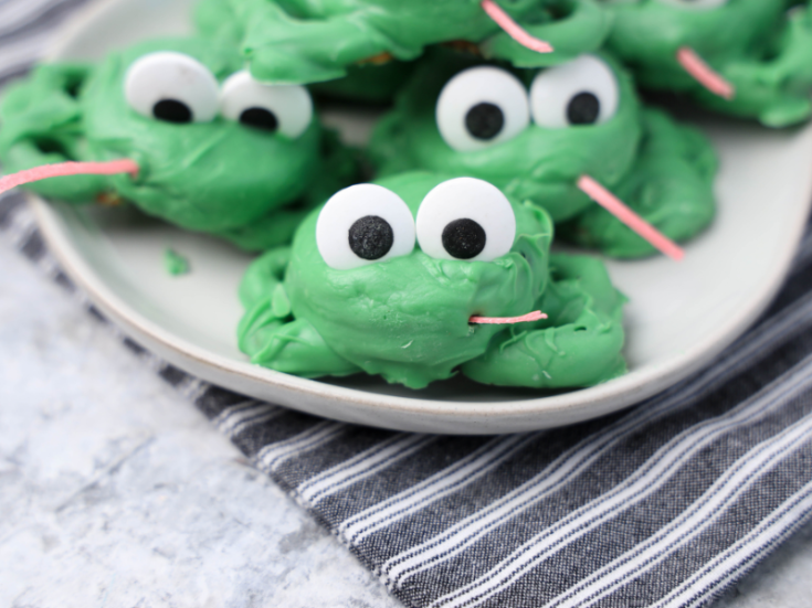 How to Make Oreo Frogs